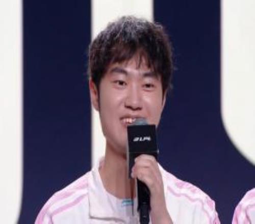 明日,老鹰对火箭,赛事因亚特,Nba即时比分,NBA实时比分,NBA赛事数据,NBA篮球比分,篮球赛事信息