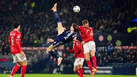 深度解析：苏亚雷斯加盟迈阿密国际，再创辉煌，锁定至2026年传奇篇章！